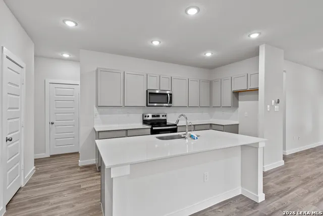 9982 Chavaneaux Lndg San Antonio, TX 78221