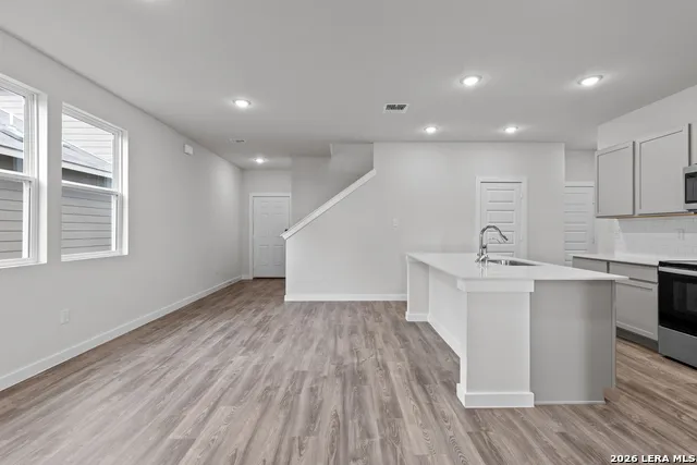9982 Chavaneaux Lndg San Antonio, TX 78221