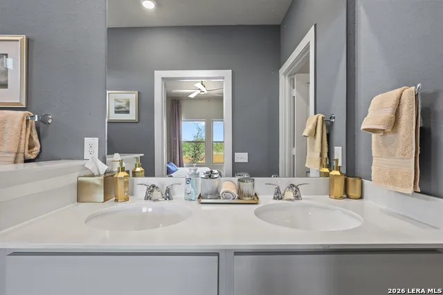 3731 Crownfield Path San Antonio, TX 78264