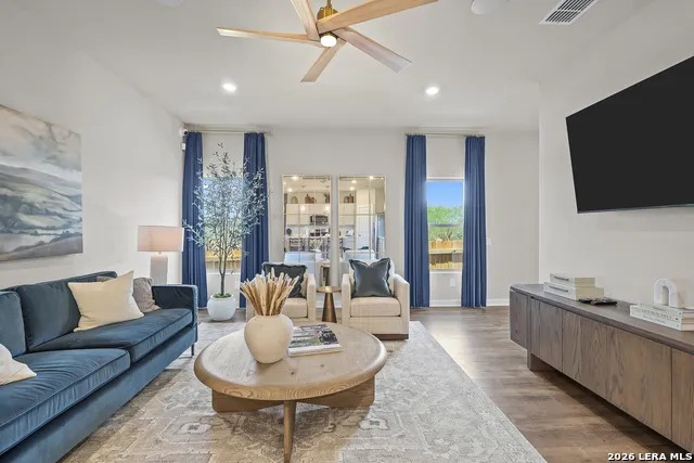 3731 Crownfield Path San Antonio, TX 78264