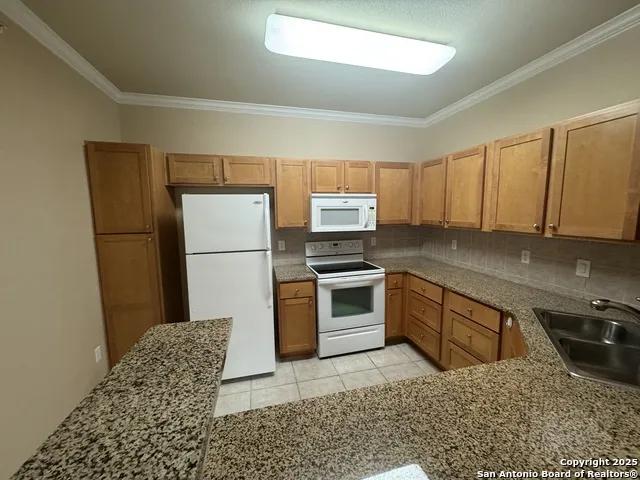 6160 Eckhert #103 San Antonio, TX 78240