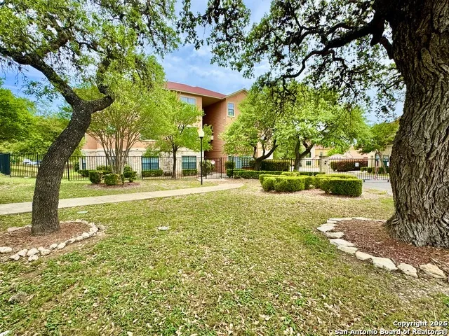 6160 Eckhert #103 San Antonio, TX 78240