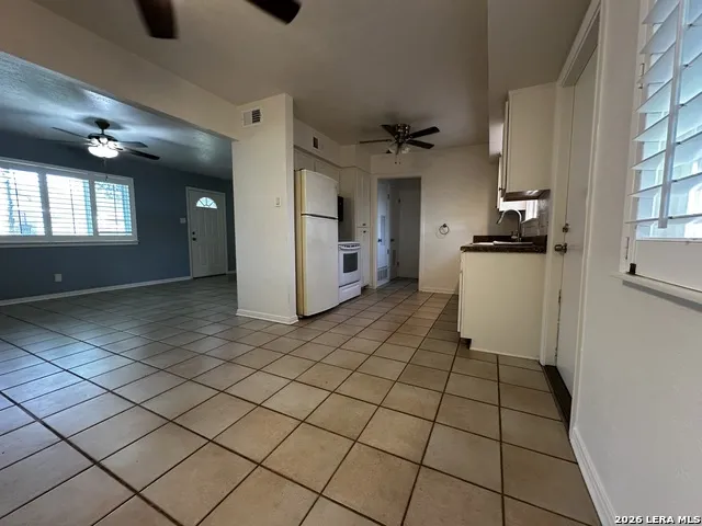 121 W SILVER SANDS DR #121 San Antonio, TX 78216