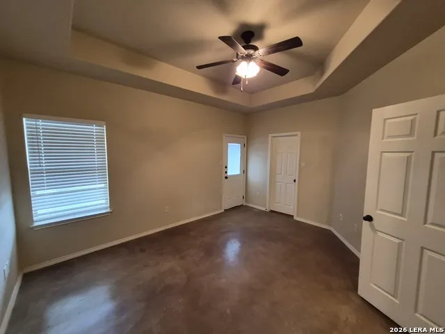 698 SAENGERHALLE RD New Braunfels, TX 78130