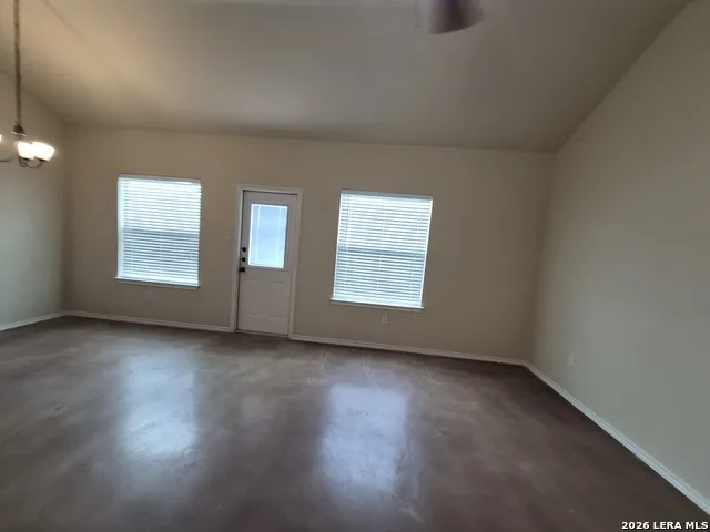 698 SAENGERHALLE RD New Braunfels, TX 78130