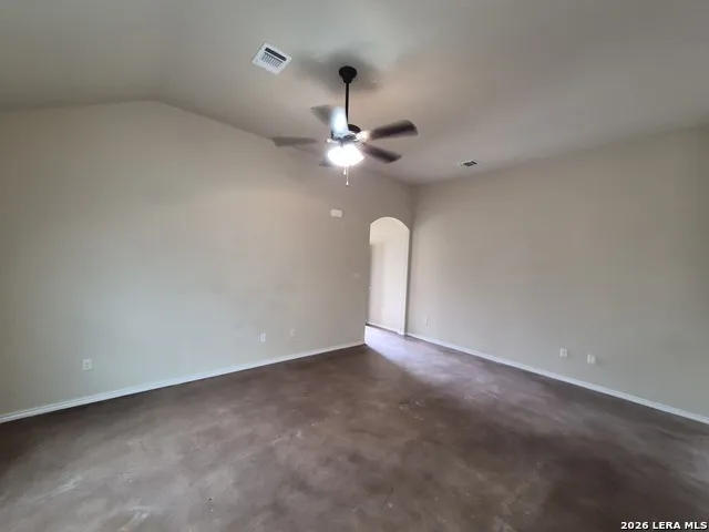 698 SAENGERHALLE RD New Braunfels, TX 78130