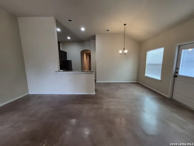 698 SAENGERHALLE RD New Braunfels, TX 78130