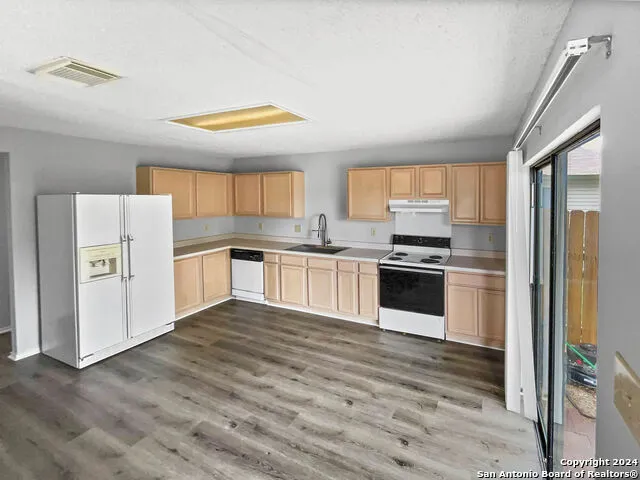 9731 Bronson Creek San Antonio, TX 78251
