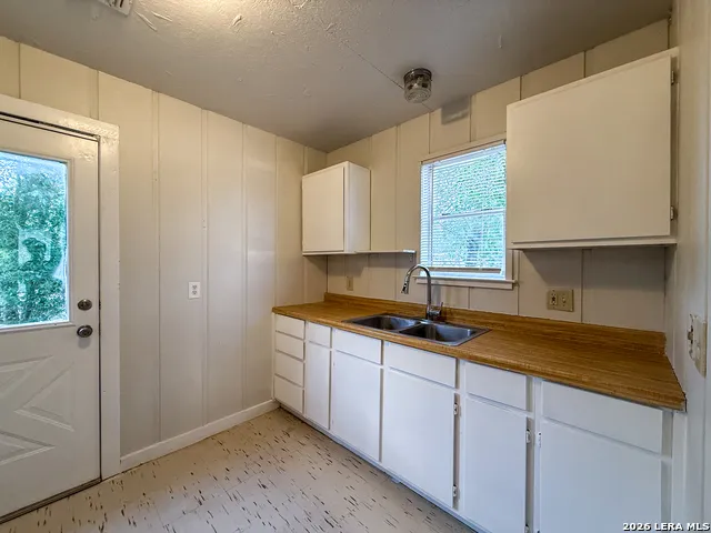 300 SCHMUCKS RD New Braunfels, TX 78132