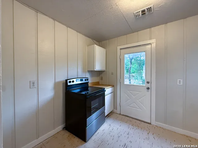300 SCHMUCKS RD New Braunfels, TX 78132