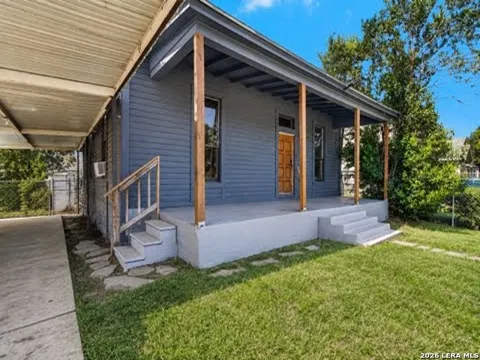 2106 Saunders Unit B