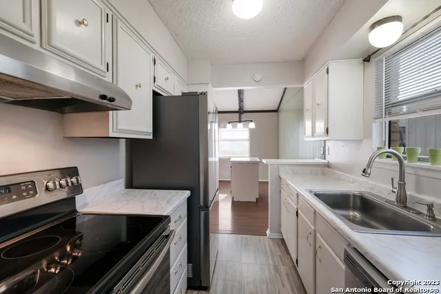 4730 CASA BELLO ST San Antonio, TX 78233