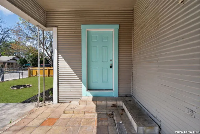 1823 EDISON DR San Antonio, TX 78201