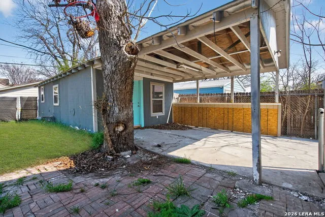1823 EDISON DR San Antonio, TX 78201