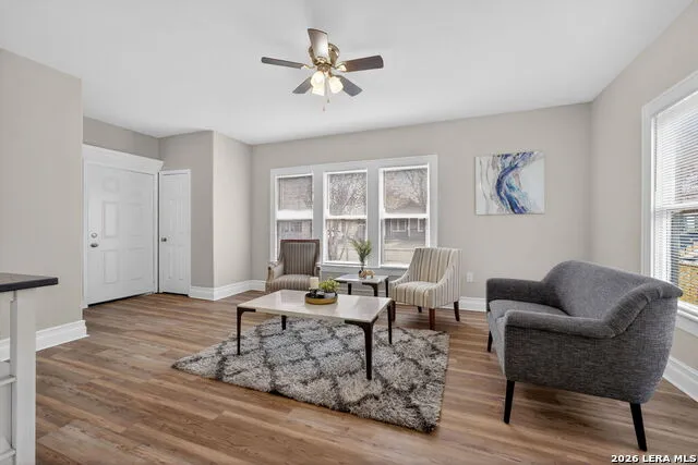 1823 EDISON DR San Antonio, TX 78201