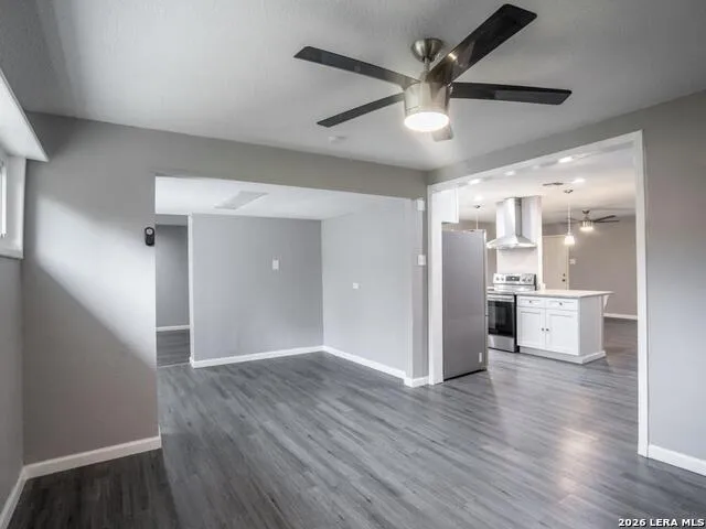 158 HATCHER AVE San Antonio, TX 78223