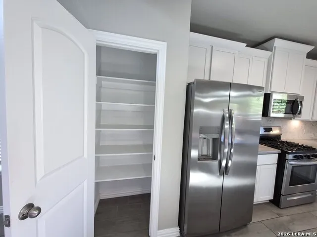 2102 GABBY COLE LN San Antonio, TX 78253