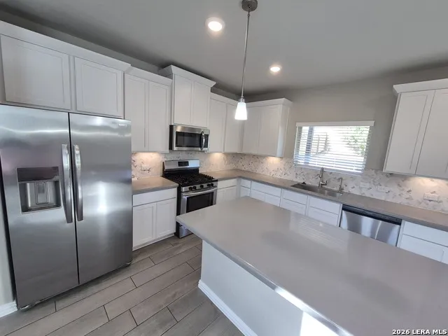 2102 GABBY COLE LN San Antonio, TX 78253