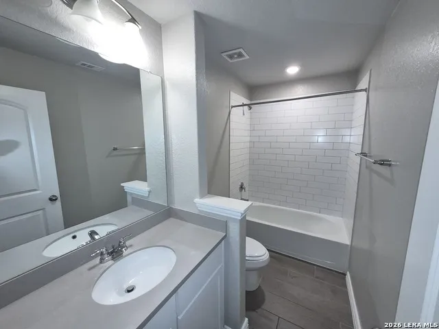 2102 GABBY COLE LN San Antonio, TX 78253