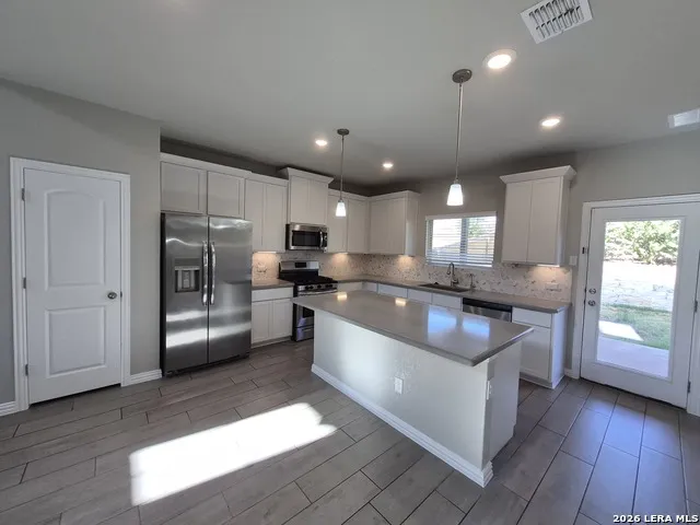 2102 GABBY COLE LN San Antonio, TX 78253