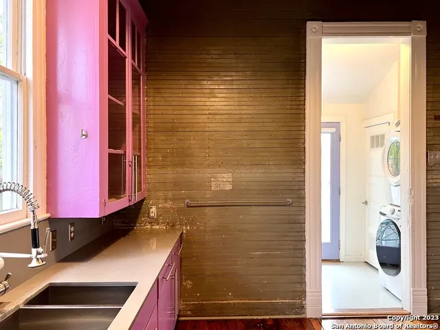 902 PINE ST San Antonio, TX 78202