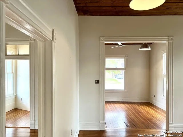 902 PINE ST San Antonio, TX 78202