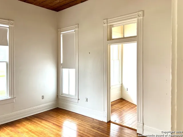 902 PINE ST San Antonio, TX 78202
