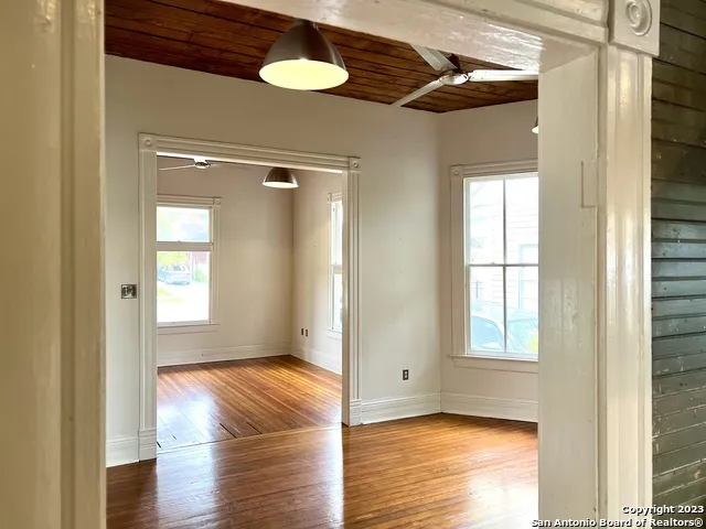 902 PINE ST San Antonio, TX 78202