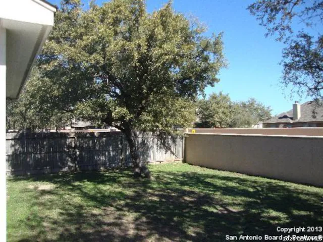 13726 Riverbank Helotes, TX 78023