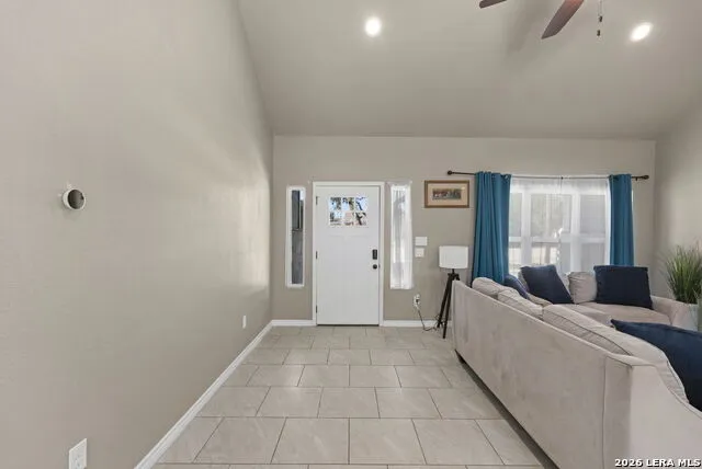 986 PARADISE DR Canyon Lake, TX 78133
