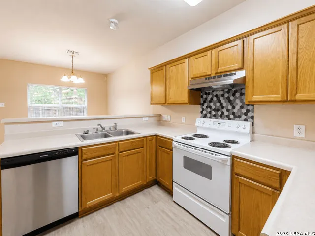 5510 PAINTER GRN San Antonio, TX 78240