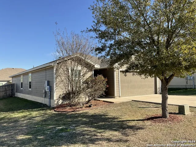 1422 Dove Bend San Antonio, TX 78245
