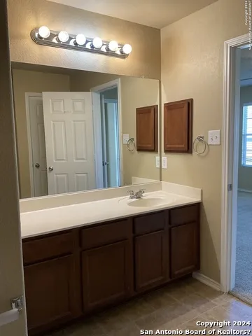 1422 Dove Bend San Antonio, TX 78245