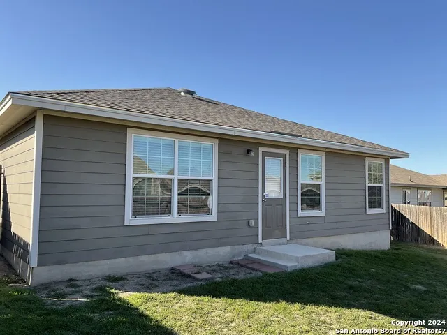 1422 Dove Bend San Antonio, TX 78245