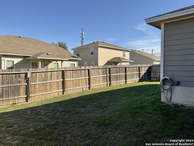 1422 Dove Bend San Antonio, TX 78245