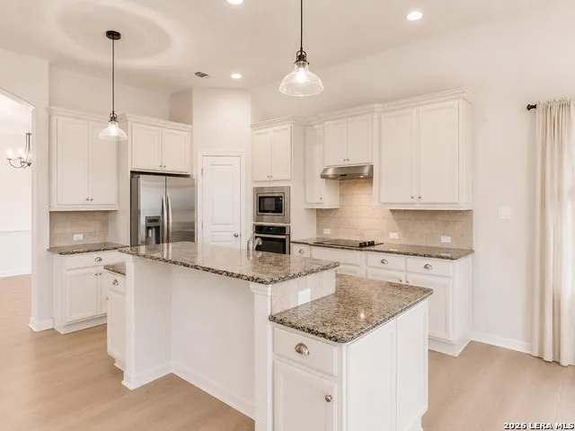164 AUTUMN RDG Boerne, TX 78006