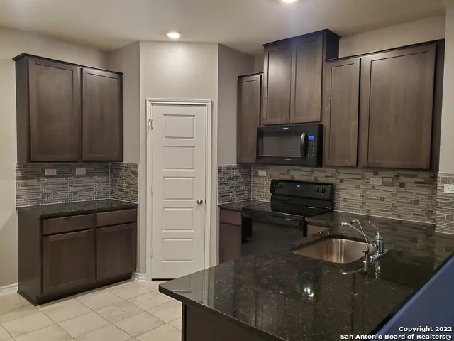 576 VALLEY GARDEN New Braunfels, TX 78130
