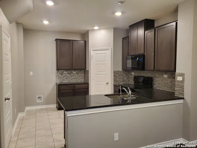 576 VALLEY GARDEN New Braunfels, TX 78130