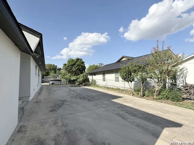 730 Groff San Antonio, TX 78228