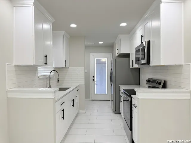 730 Groff San Antonio, TX 78228