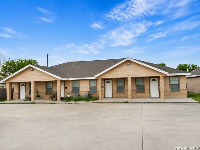 1111 Elia Santos Unit E Eagle Pass, TX 78852