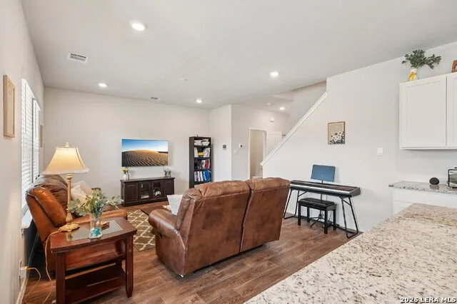 1242 Yellow Warbler San Antonio, TX 78253