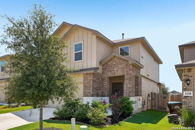 1242 Yellow Warbler San Antonio, TX 78253