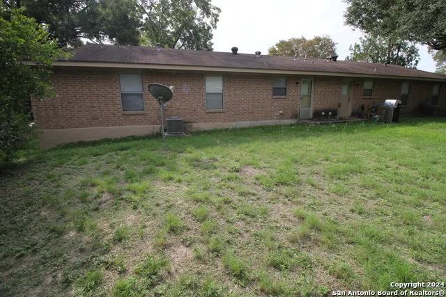 795 ALBERT ST New Braunfels, TX 78130