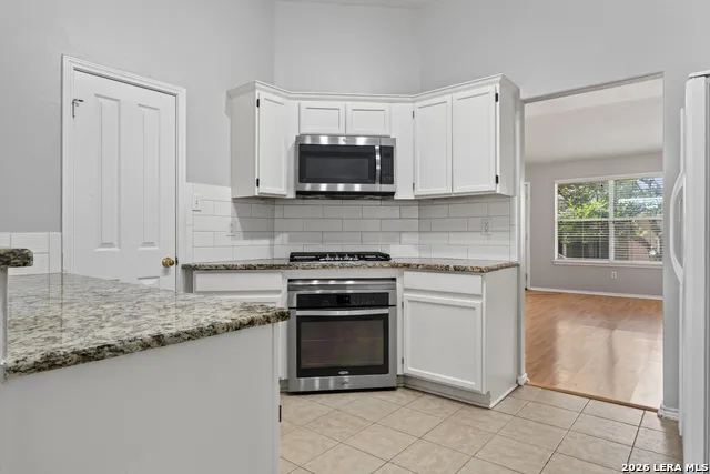 6635 SHADY BEND DR San Antonio, TX 78256