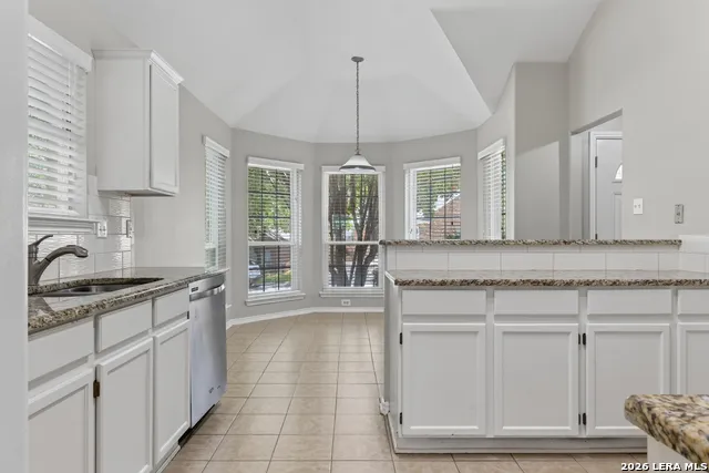 6635 SHADY BEND DR San Antonio, TX 78256