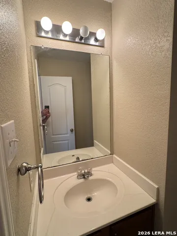 861 Barrel Pt San Antonio, TX 78251
