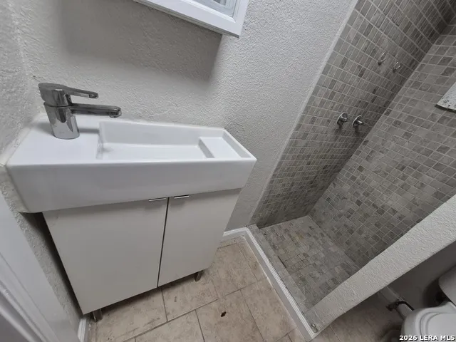 115 CALDWELL ST Unit 4 San Antonio, TX 78223