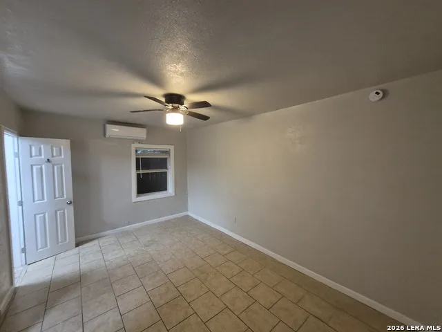 115 CALDWELL ST Unit 4 San Antonio, TX 78223
