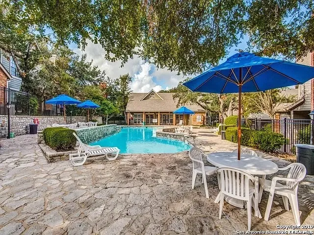 30 Chapel Hill San Antonio, TX 78240